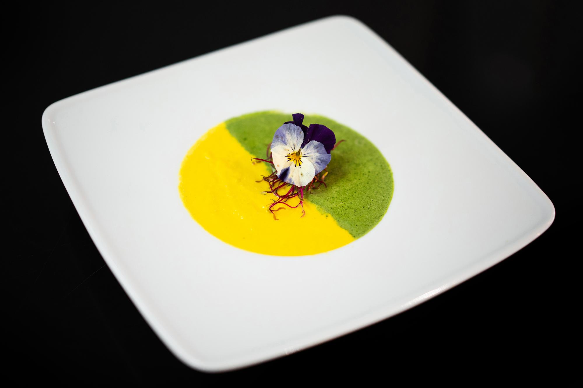 Plato terminado con presentación moderna